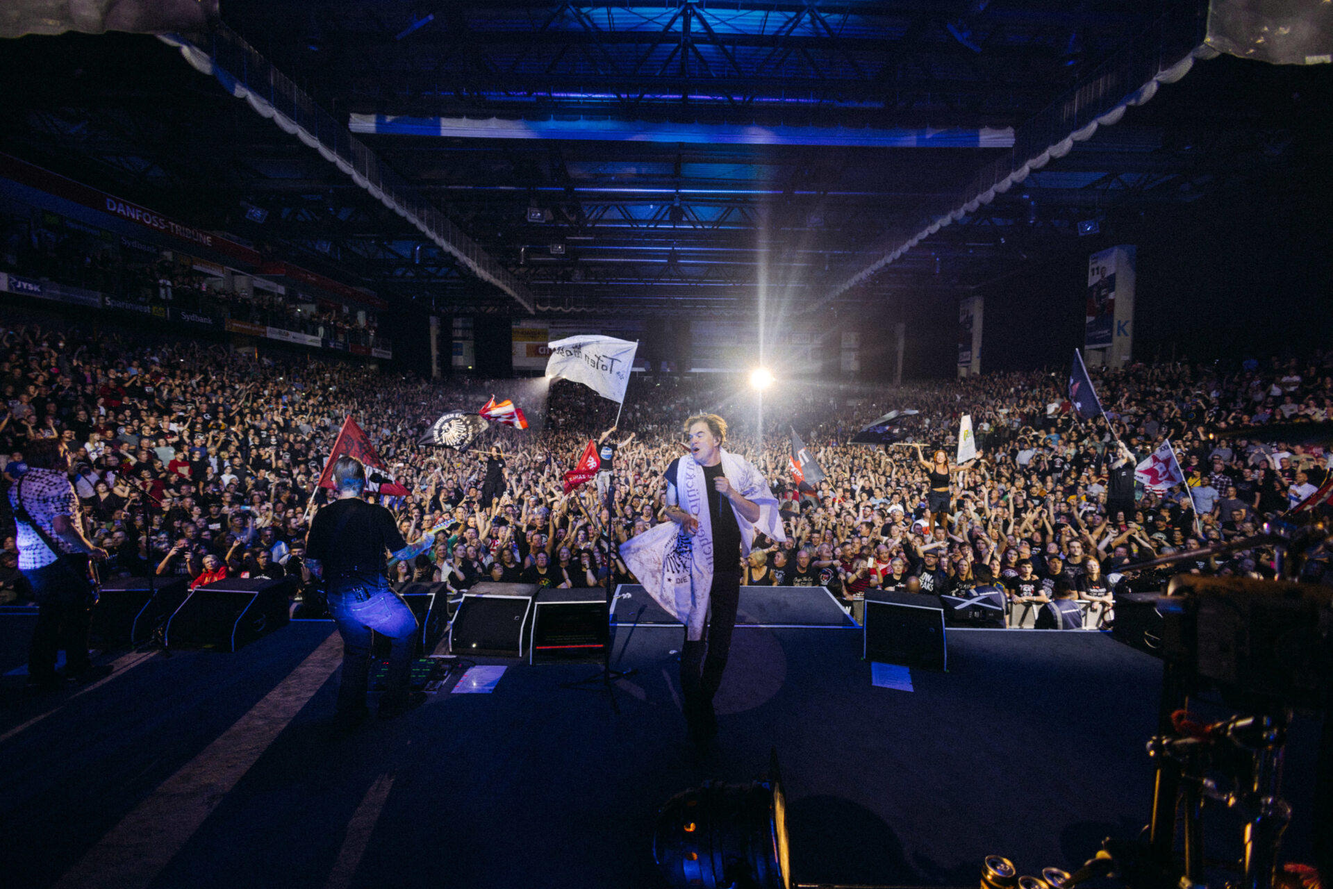 Alles aus Liebe-Tour: Flensburg, Flens-Arena